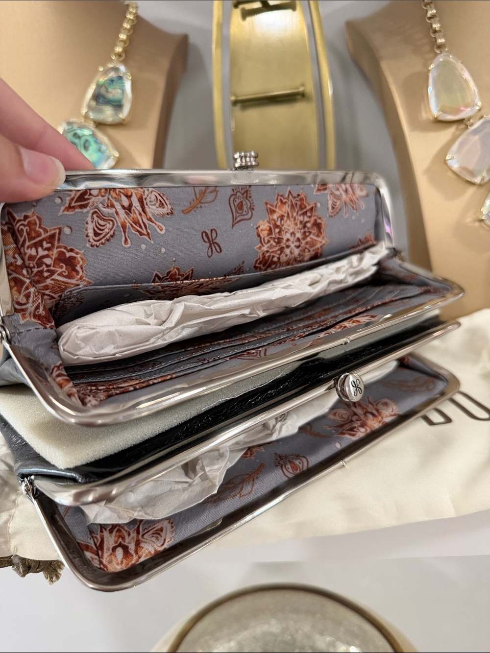 Hobo Lauren Clutch Wallet - New - Picture 6 of 16